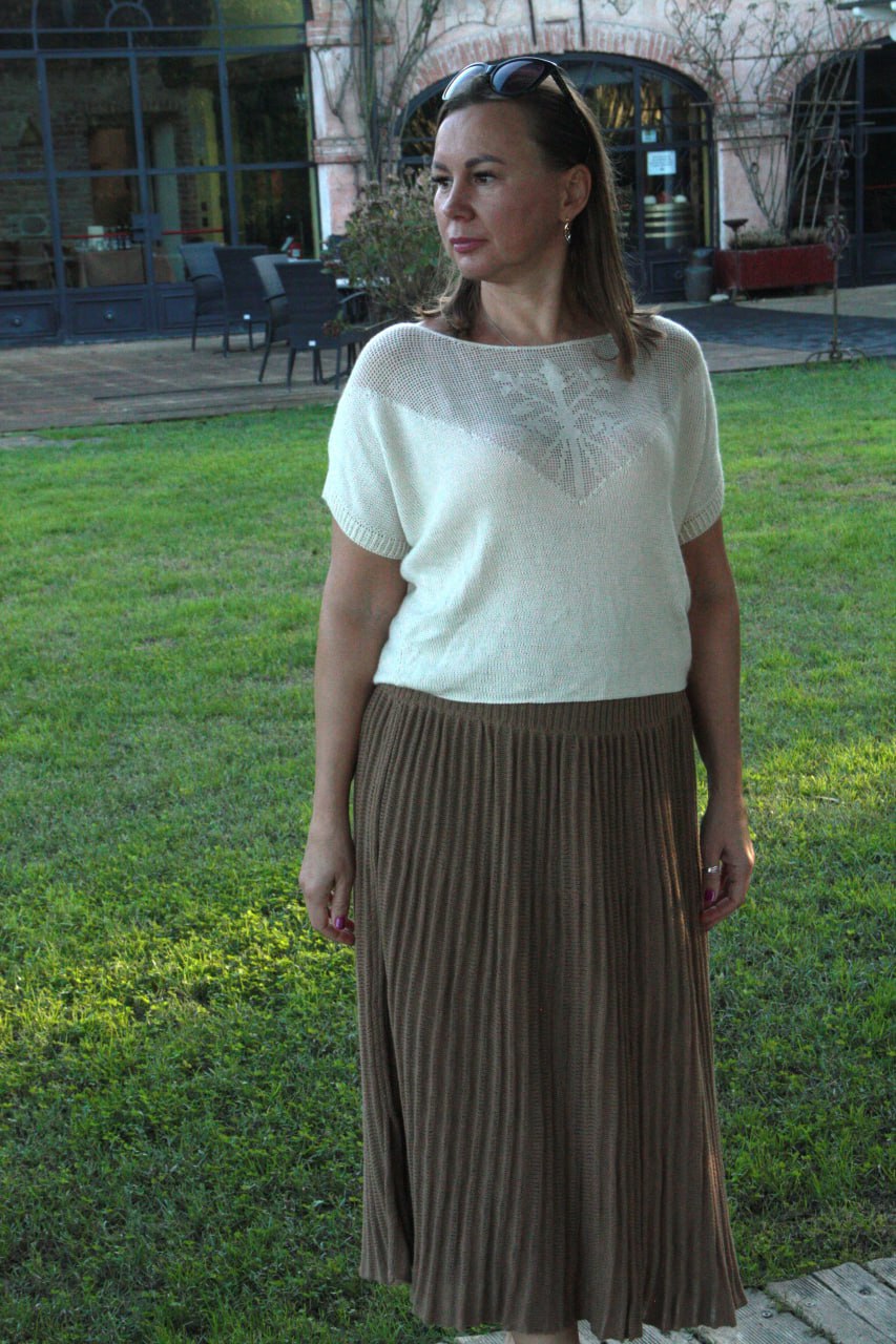 Sleeveless Cashmere and Silk Blouson with “Tree of Lineage” Ornament